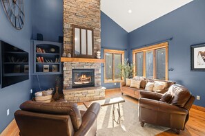 Smart-tv och eldstad