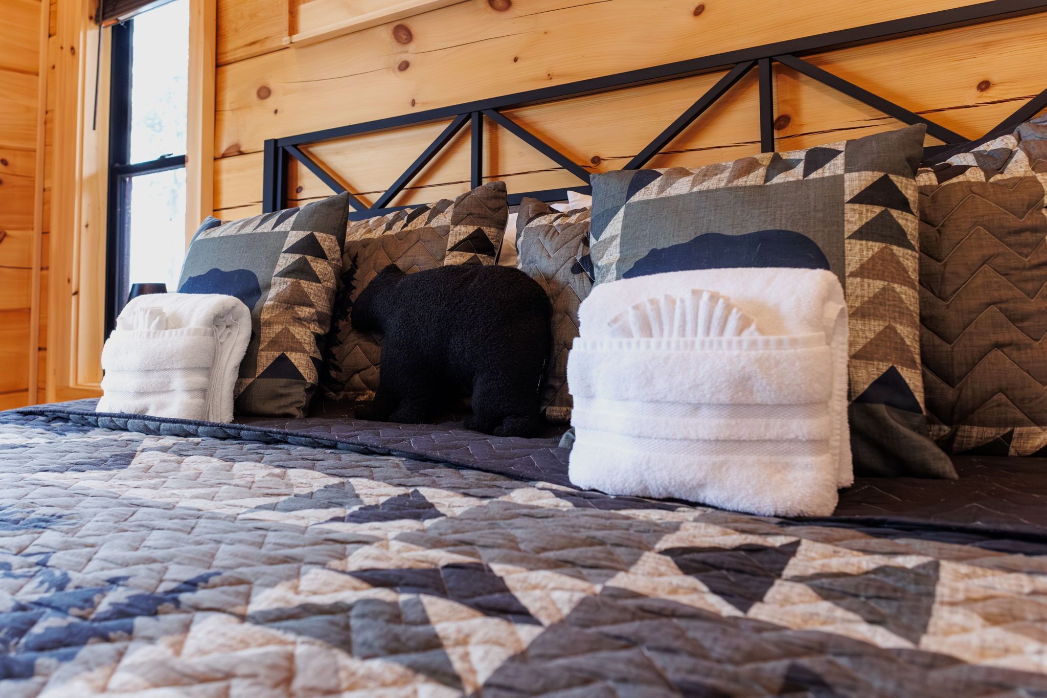 3 bedrooms, desk, iron/ironing board, free WiFi