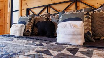 3 bedrooms, desk, iron/ironing board, free WiFi