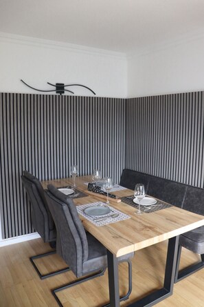 تناول الطعام