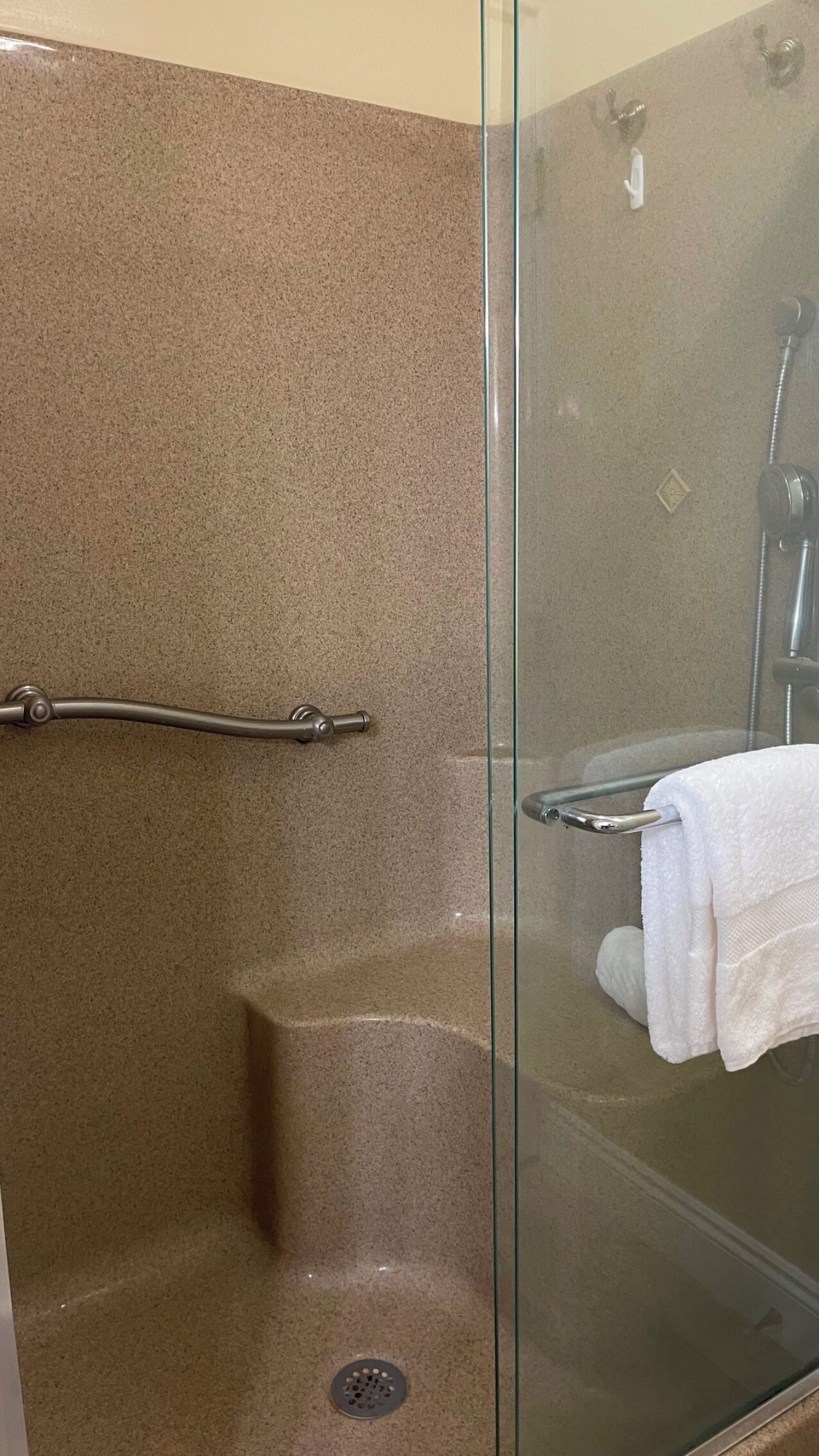 淋浴設備、提供毛巾、番梘、廁紙