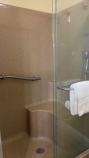 Dusche, Handtücher, Seife, Toilettenpapier