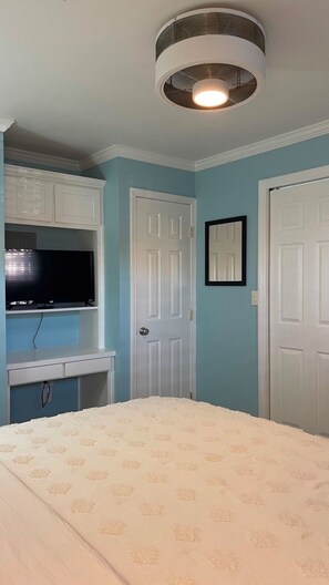 1 bedroom, iron/ironing board, WiFi, bed sheets