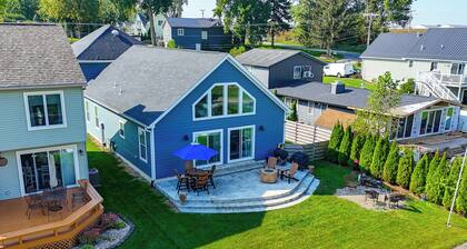 Private Dock! Lake Wawasee Family Getaway