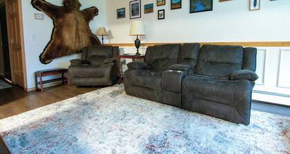 Birch Landing • Warm Fireplace & Aurora Views