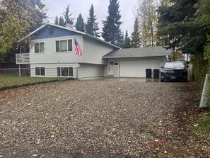 Exterior - Birch Landing • Warm Fireplace & Aurora Views (Fairbanks)