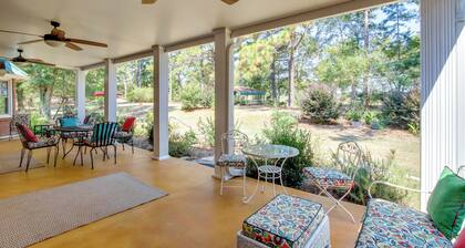 Screened Porch: Peaceful Country Escape in Ashford
