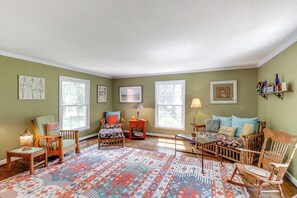 Interior - Private Porch: Peaceful Country Escape in Ashford (Ashford)