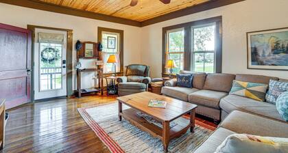 Walk to Downtown: Winnsboro Historic Home!