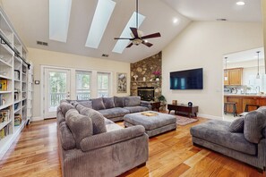 TV, fireplace, video games, table tennis