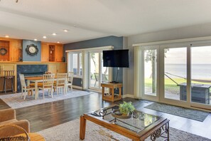 Interior - Marina Access & Lake Views: Family Gem in Onamia (Onamia)