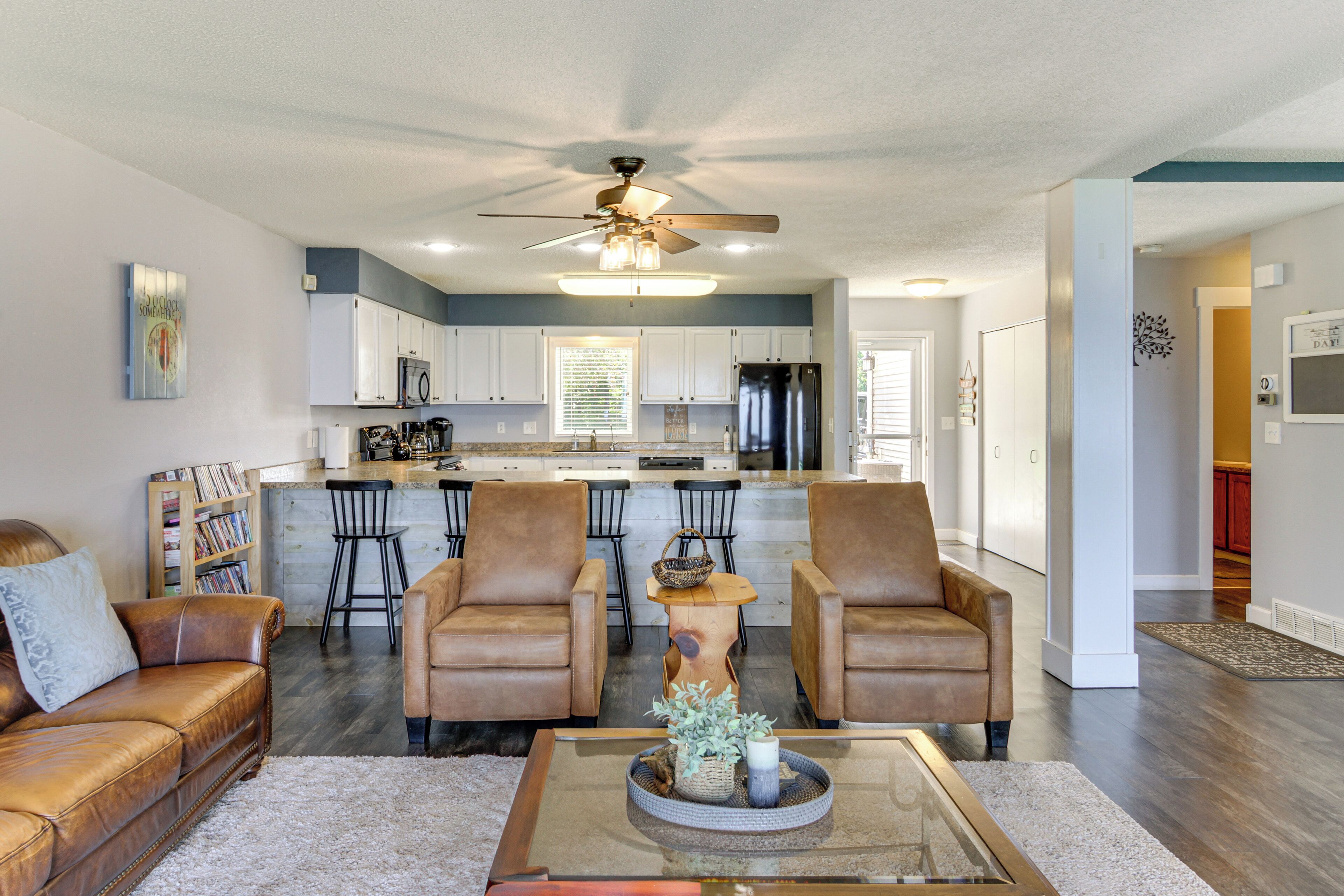 Télévision, cheminée