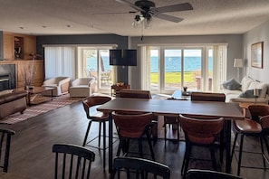 TV, fireplace, DVD player - Marina Access & Lake Views: Family Gem in Onamia (Onamia)
