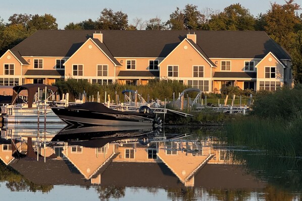 Marina - Marina Access & Lake Views: Family Gem in Onamia (Onamia)