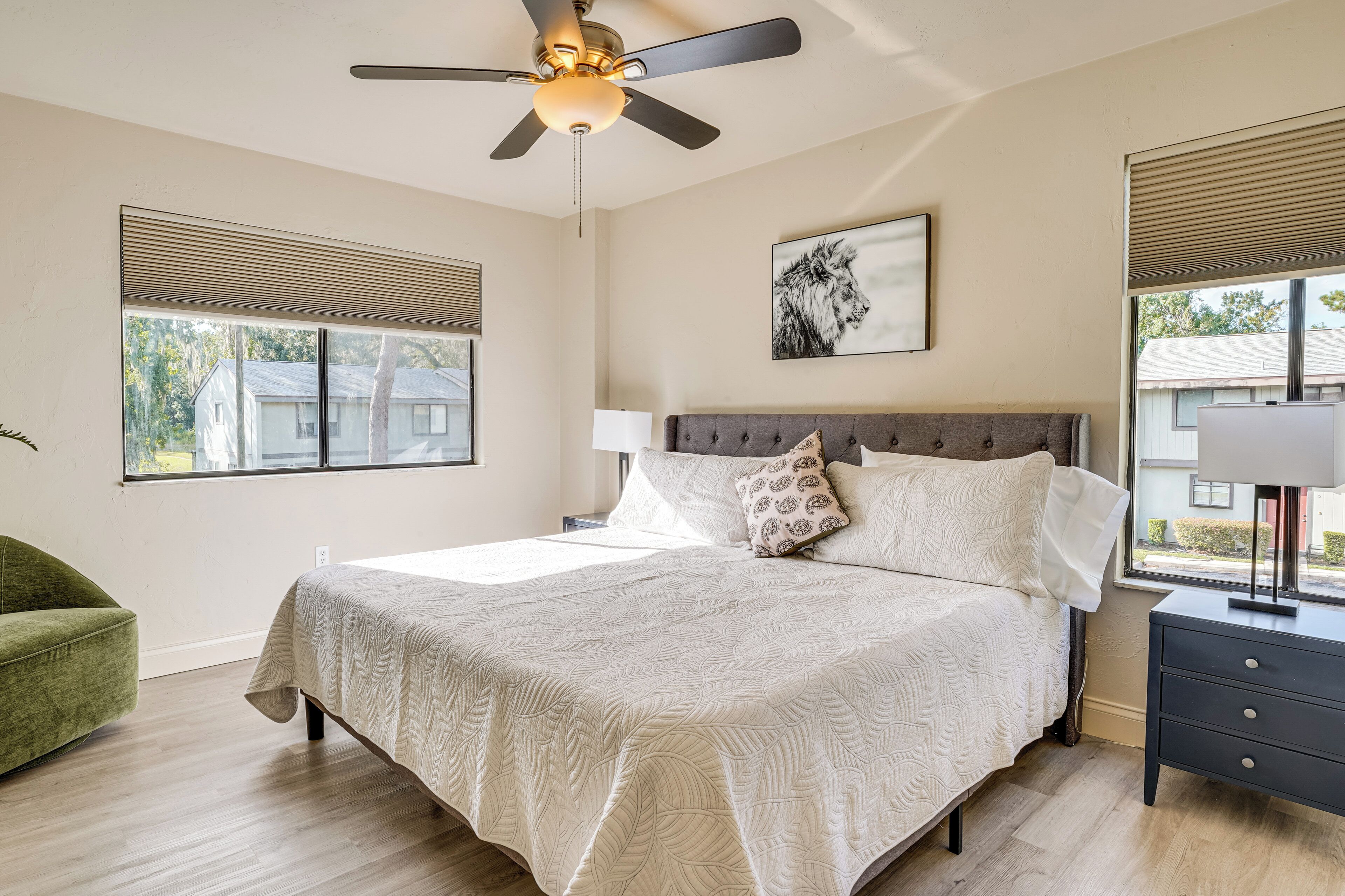 2 bedrooms, internet, bed sheets