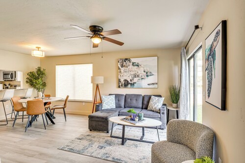 2 Mi to UF Campus: Modern Condo w/ Pool Access!