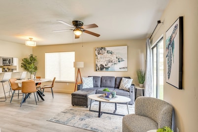 2 Mi to UF Campus: Modern Condo w/ Pool Access!
