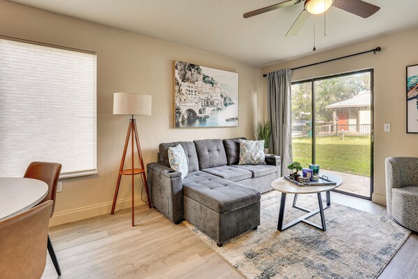 Televisión, libros y estéreo 