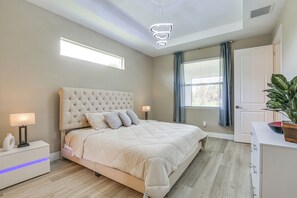 3 bedrooms, iron/ironing board, Internet, bed sheets - Quiet Naples Escape w/ Patio by Golfing + Parks (Naples)