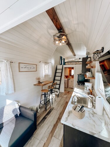 Charming Tiny House in Stevens Point