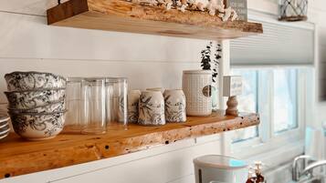 Microondas y placa de cocina