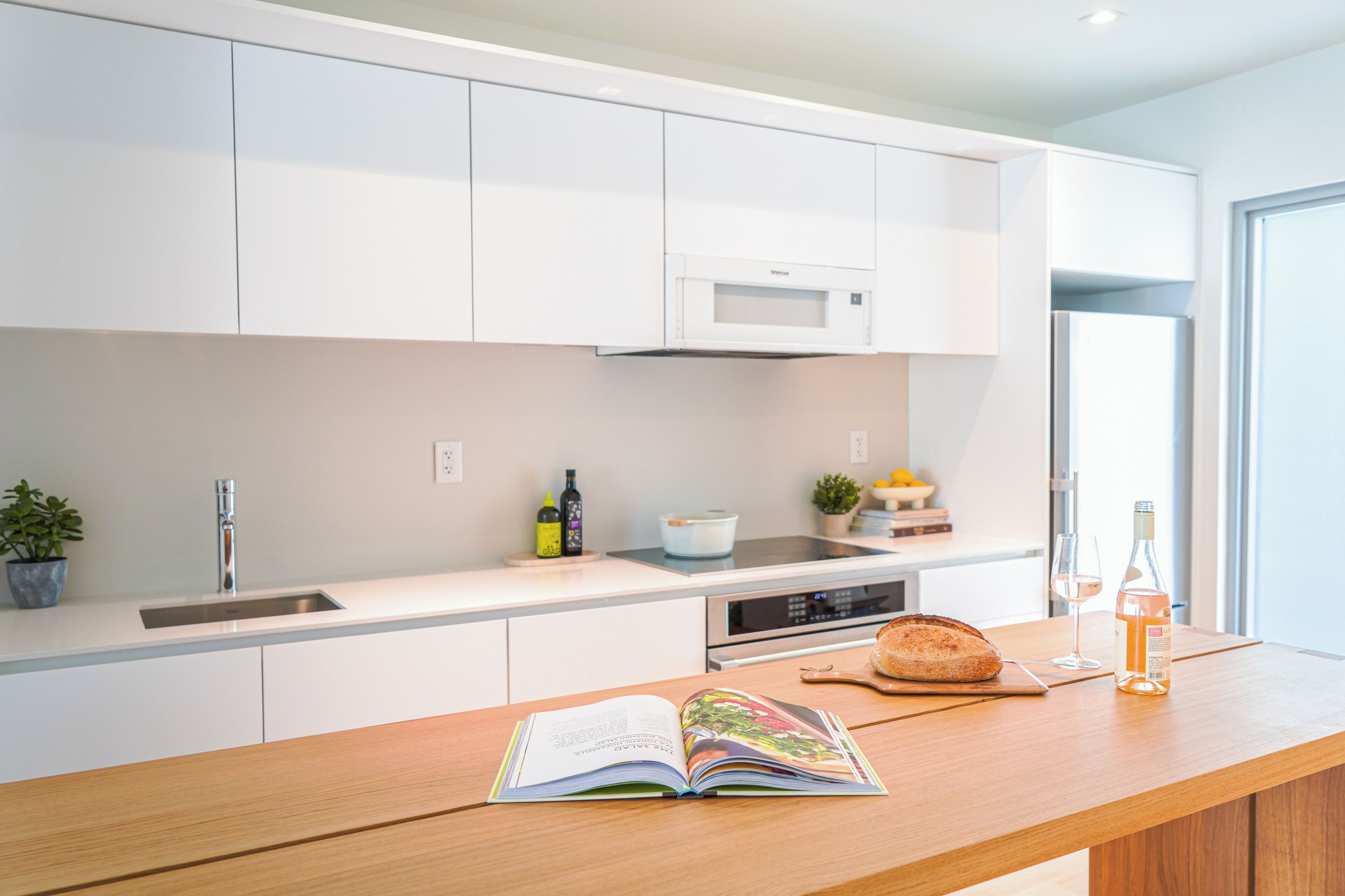 尊荣公寓, 1 间卧室, 厨房 | 私人厨房 | 大冰箱、微波炉、烤箱、炉灶