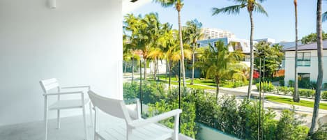 Premium-huoneisto, 1 makuuhuone, keittiö | Terassi/patio