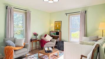 Fernseher, Kamin, Tischtennisplatte