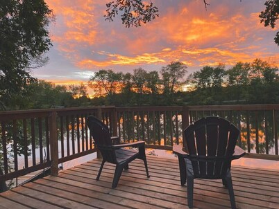 Multi-Family Cottage: Pool, Hottub, BBQ, Bonfire
