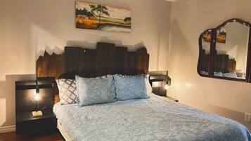 4 bedrooms, desk, WiFi, bed sheets