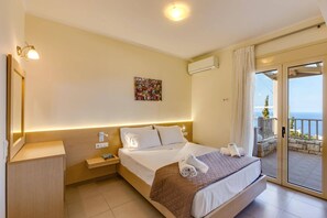 4 bedrooms, iron/ironing board, WiFi, bed sheets - Dilira Villas-Villa Diana | Spacious villa near Ageia Pelagia with private pool. (Ligaria)