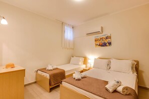 4 slaapkamers, een strijkplank/strijkijzer, wifi, beddengoed