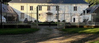Large family home in the middle of a park near Orléans