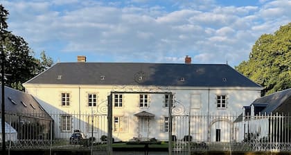 Large family home in the middle of a park near Orléans