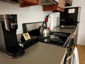 Private kitchen - Modern Mountain Studio in the Heart of Park City (Park City)