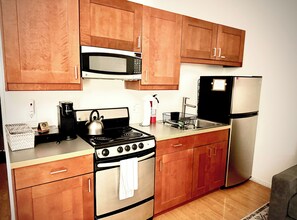 Private kitchen - Modern Mountain Studio in the Heart of Park City (Park City)