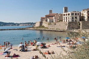 Beach - L'OLIVIER Old Antibes Bright Modern Spacious Apartment 2BR - TOP LOCATION (Antibes)