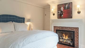 Luxury Room, 1 Queen Bed, Non Smoking, Private Bathroom | Free WiFi, wheelchair access