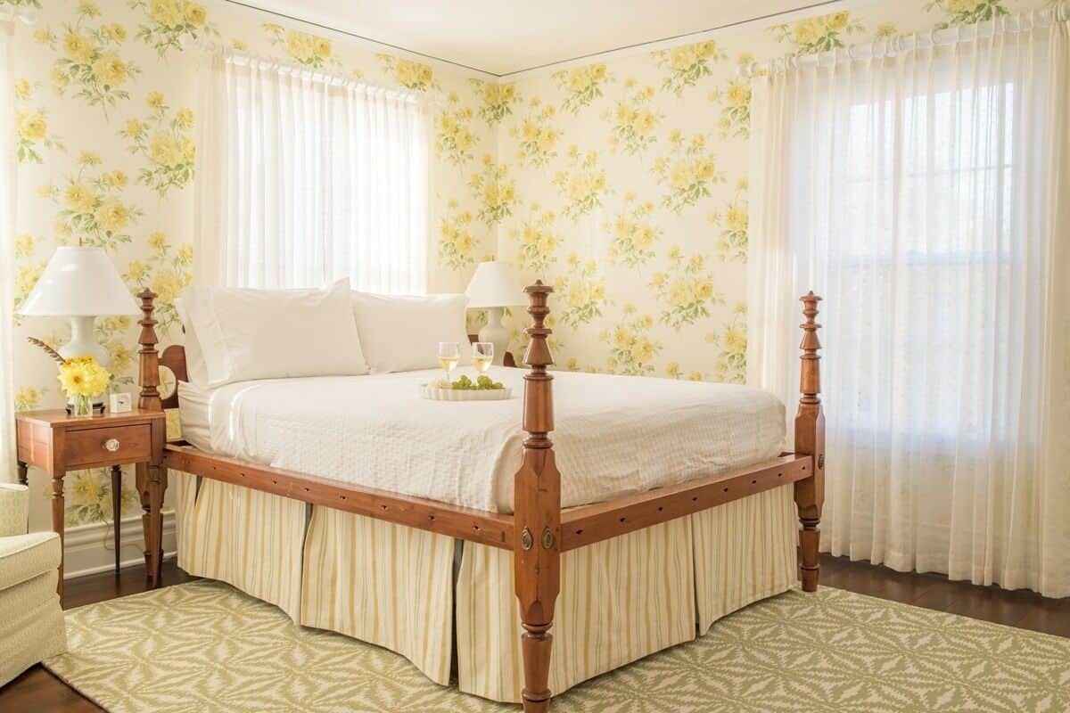 Deluxe Double Room, 1 Queen Bed, River View | WiFi (free)