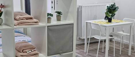 1 bedroom, WiFi, bed sheets