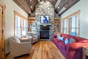 تلفزيون ذكي، مدفأة، كُتُب