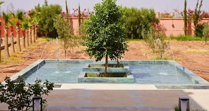 Amplia villa de 5 dormitorios en el encantador Marrakech con aire acondicionado