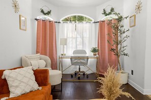 Living area - Chandler Retreat Sparkling Pool & Cozy Vibes (Chandler)