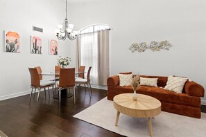 Interior - Chandler Retreat Sparkling Pool & Cozy Vibes (Chandler)