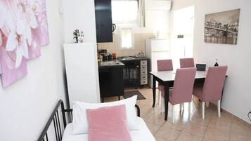 1 bedroom, WiFi, bed sheets