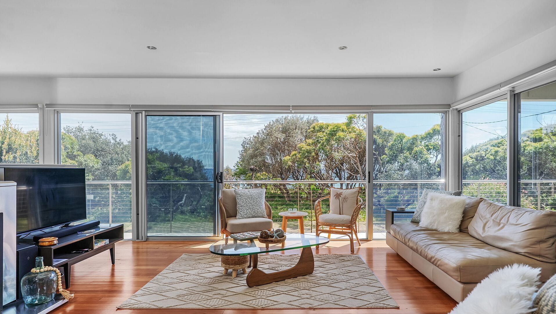 Télévision, cheminée