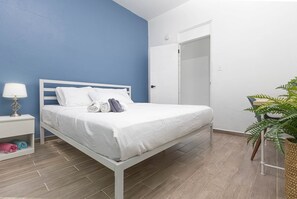 2 makuuhuonetta, silitysrauta/-lauta, Wi-Fi, vuodevaatteet