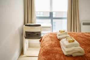 2 bedrooms, iron/ironing board, free WiFi, bed sheets