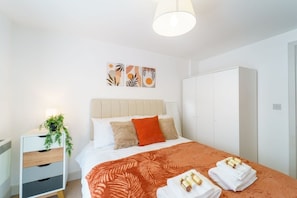 2 bedrooms, iron/ironing board, free WiFi, bed sheets