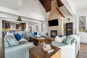 Téléviseur, foyer, chaîne audio